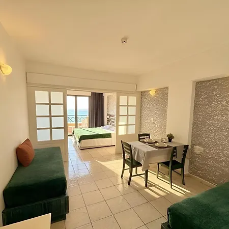 Appartement Direkt Am - Balkon, Meerblick & Pool! *